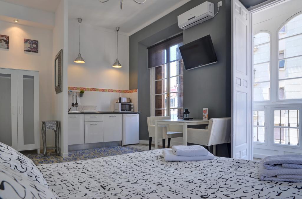 Apartamentos Gold Málaga Værelse billede