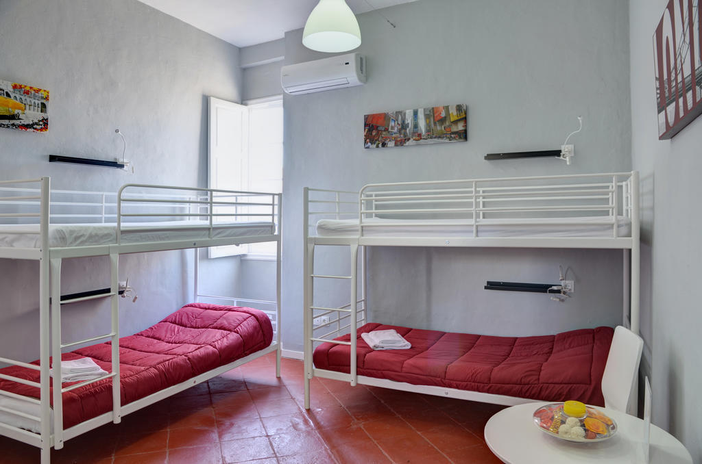 Apartamentos Gold Málaga Værelse billede