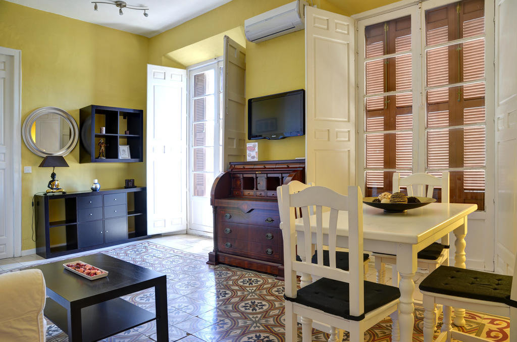 Apartamentos Gold Málaga Værelse billede