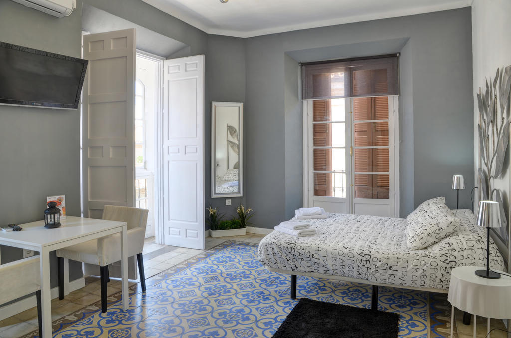 Apartamentos Gold Málaga Værelse billede